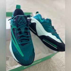 NIKE Giannis Immortality 3 BRAND NEW